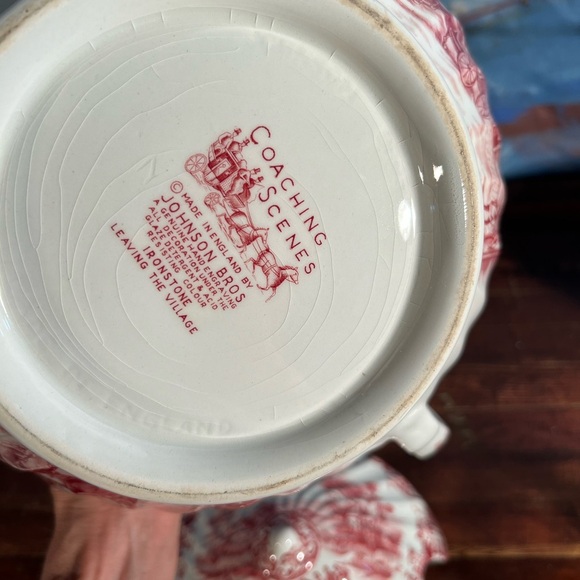 Johnson Bros Coaching Scenes Soup Tureen with lid and ladle. - Picture 8 of 8